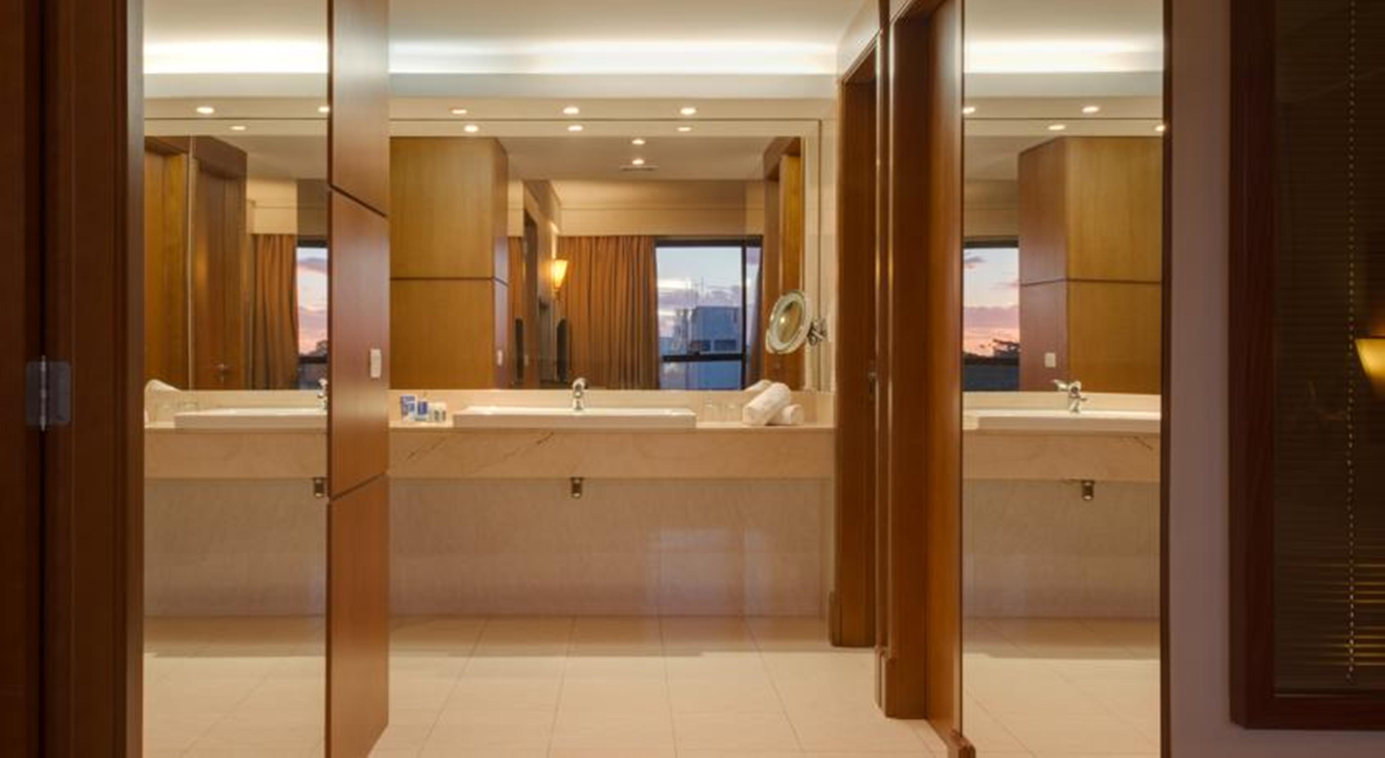 Blue Tree Towers Hotel 4*